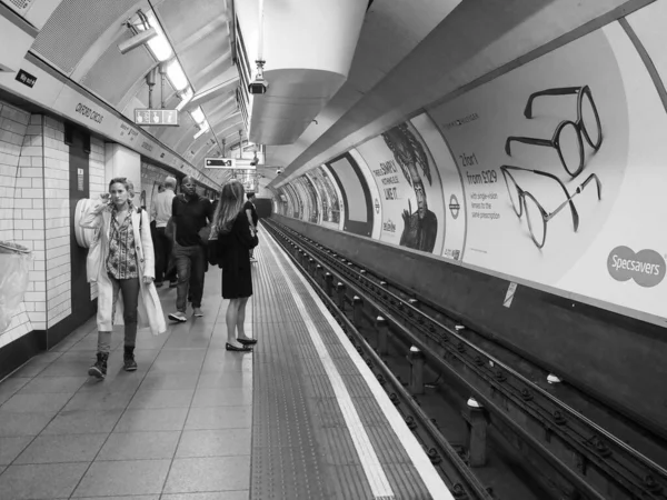 Лондон Великобритания Circa September 2019 Станция Метро Oxford Circus Черно — стоковое фото