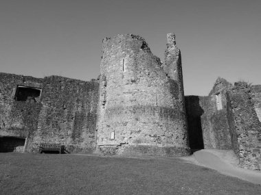 Chepstow Kalesi Harabeleri (Castell Cas-gwent in Welsh), Chepstow, Uk in black and white