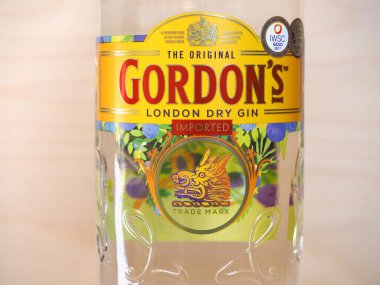 Londra, Uk - Mart 2020: Gordon 's Cin Şişe