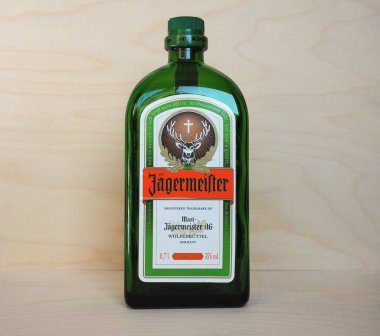 Wolfenbuettel, Almanya - Mart 2020: Jaegermeister şişesi