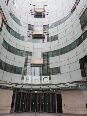 LONDON, UK - CIRCA SEPTEMBER 2019: BBC Yayın Merkezi Portland Place 'deki British Broadcasting Corporation