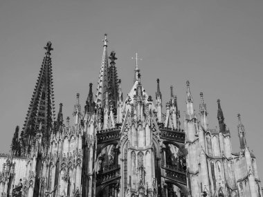 Koelner Dom Hohe Domkirche Sankt Petrus (anlamı Aziz Peter Katedrali) Almanya 'nın Koeln kentindeki gotik kilise.