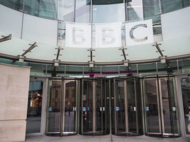 LONDON, UK - CIRCA SEPTEMBER 2019: BBC Yayın Merkezi Portland Place 'deki British Broadcasting Corporation