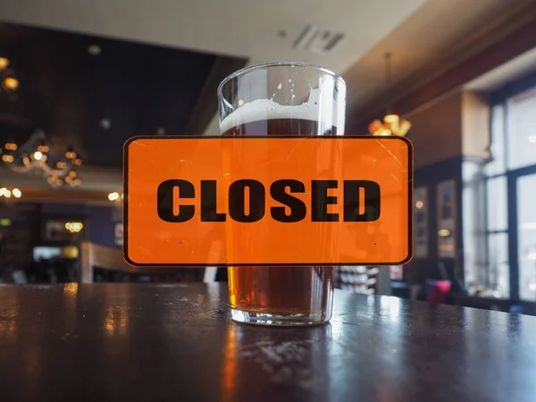 Empty Pub Closed Sign Pint Ale — Stock Photo, Image