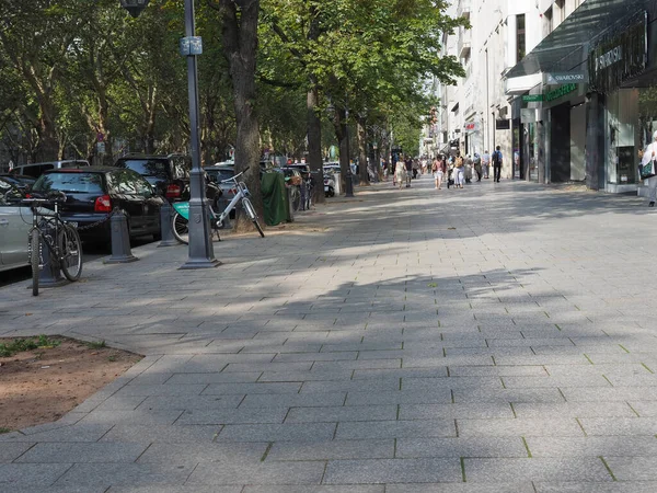 Duesseldorf Duitsland Circa August 2019 Mensen Koenigsallee High Street — Stockfoto