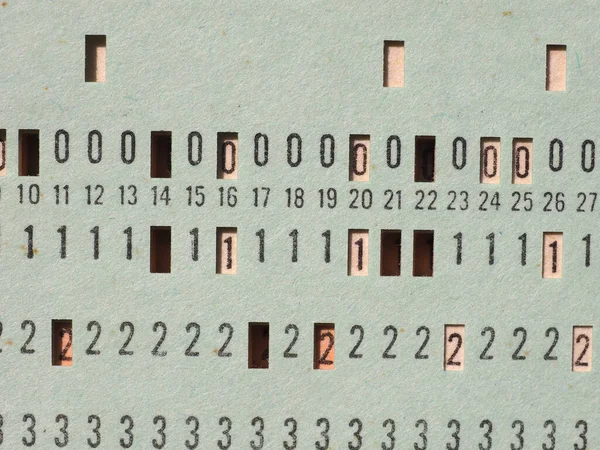 Vintage Lochkarte Zur Speicherung Und Programmierung Von Computerdaten — Stockfoto