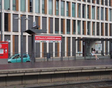 KOELN, GERMANY - CIRCA AĞUSTOS 2019: Bahnhof Deutz - Lanxess Arena stadtbahn İstasyonu