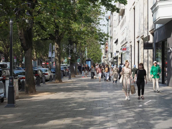 Düsseldorf Circa August 2019 Menschen Der Königsallee — Stockfoto