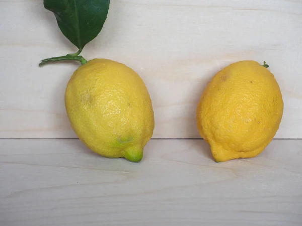 Deux Citrons Citrus Limon Fruits Végétariens — Photo