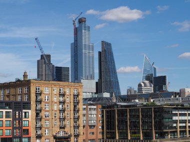 LONDON, İngiltere - CIRCA SEPTEMBER 2019: Londra şehrinin ufuk çizgisi manzarası