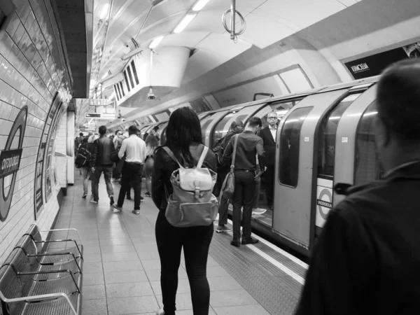 London Storbritannien Circa September 2019 Oxford Circus Tunnelbanestation Svartvitt — Stockfoto