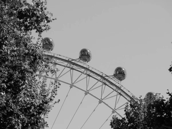 ロンドン イギリス Circa 2019年9月 ロンドン 観覧車 テムズ川南岸黒と白のミレニアム ホイール — ストック写真