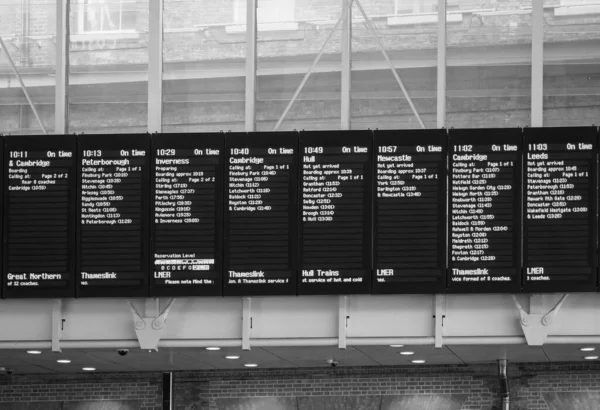 Londres Reino Unido Circa Septembro 2019 Calendário Partidas Estação Ferroviária — Fotografia de Stock