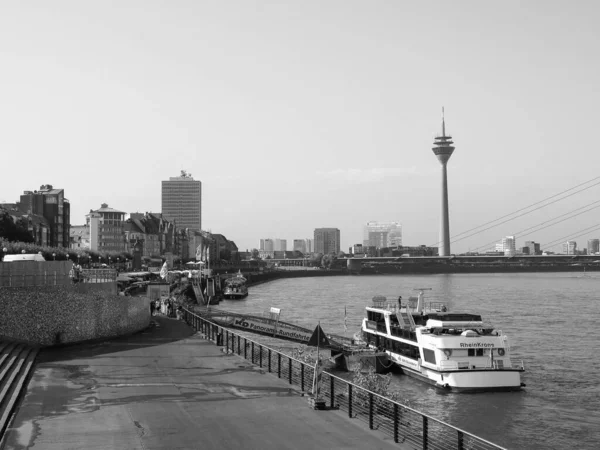 Düsseldorf Circa August 2019 Blick Auf Die Stadtsilhouette Schwarz Weiß — Stockfoto