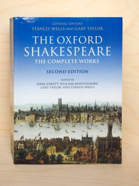 OXFORD, İngiltere - CIRCA Nisan 2020: The Oxford Shakespeare tam çalışma kitabı