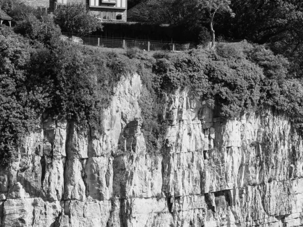 Bianche Scogliere Del Fiume Wye Chepstow Regno Unito Bianco Nero — Foto Stock