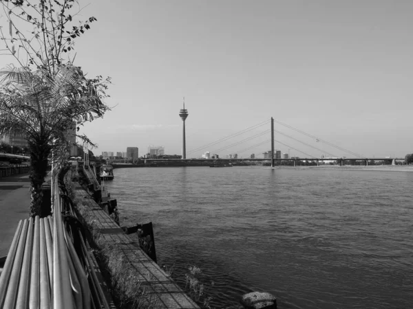 Duesseldorf Tyskland Circa Augusti 2019 Utsikt Över Staden Silhuett Svart — Stockfoto