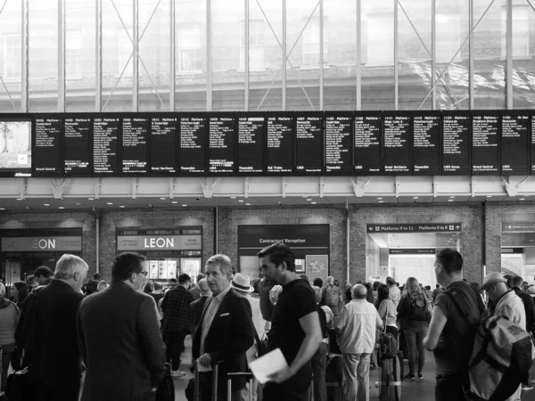 Лондон Великобритания Circa September 2019 Travellers King Cross Railway Station — стоковое фото
