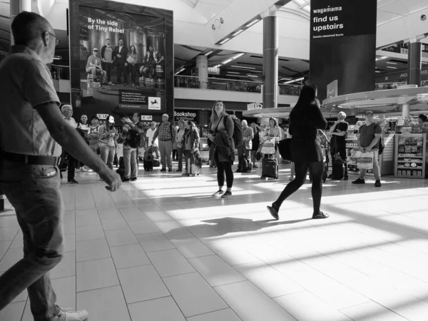 Gatwick Circa Σεπτεμβριοσ 2019 Άνθρωποι Στο Αεροδρόμιο Gatwick Του Λονδίνου — Φωτογραφία Αρχείου