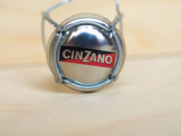 Italy Circa April 2020 Cinzano Metal Cap Muselet — 스톡 사진