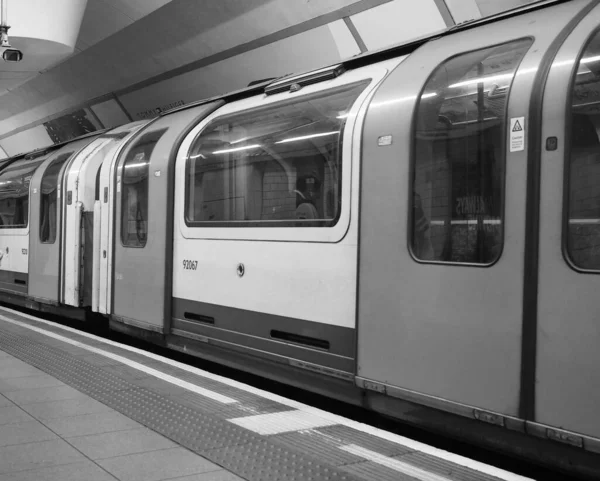 Лондон Великобритания Circa September 2019 Станция Метро Oxford Circus Черно — стоковое фото