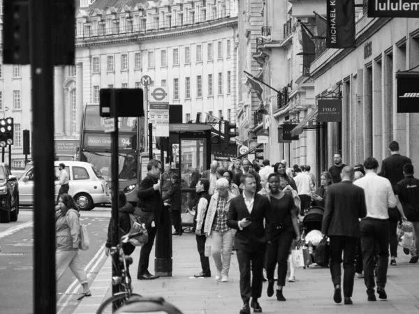 Londýn Velká Británie Circa Září 2019 Lidé Regent Street Černobílém — Stock fotografie