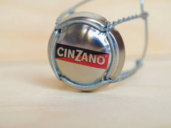 Italy Circa April 2020 Cinzano Metal Cap Muselet — 스톡 사진