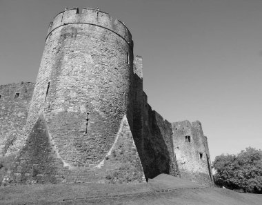 Chepstow Kalesi Harabeleri (Castell Cas-gwent in Welsh), Chepstow, Uk in black and white