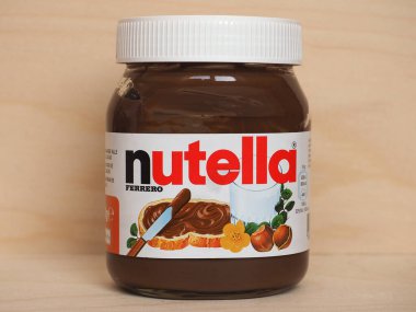 ALBA, İtalya - CRCA Nisan 2020 Nutella Ferrero kremi kavanozu
