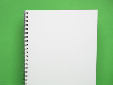 Kopyalama alanı olan boş beyaz not defteri sayfası