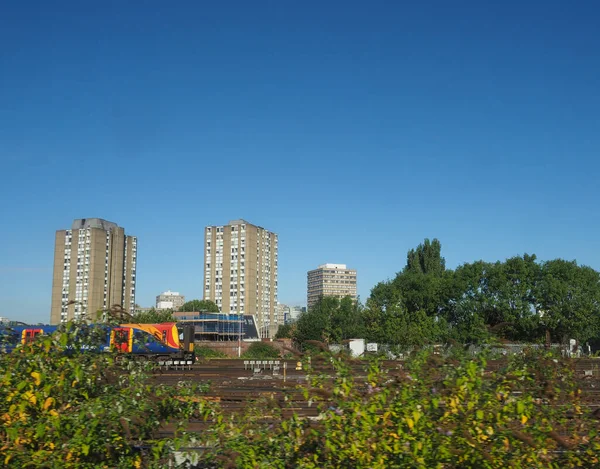 ロンドン イギリス Circa 2019年9月 クラッパム ジャンクション駅近くの南西鉄道 — ストック写真