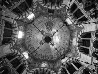 AACHEN, ALMANY - CIRCA AĞUSTOS 2019: Aachener Dom Katedrali 'ndeki Şarlman Palatine Şapeli