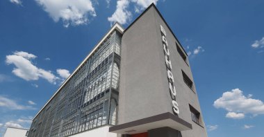 DESSAU, GERMANY - CIRCA HAZİRAN 2019: Bauhaus sanat okulu 1925 yılında mimar Walter Gropius tarafından tasarlandı