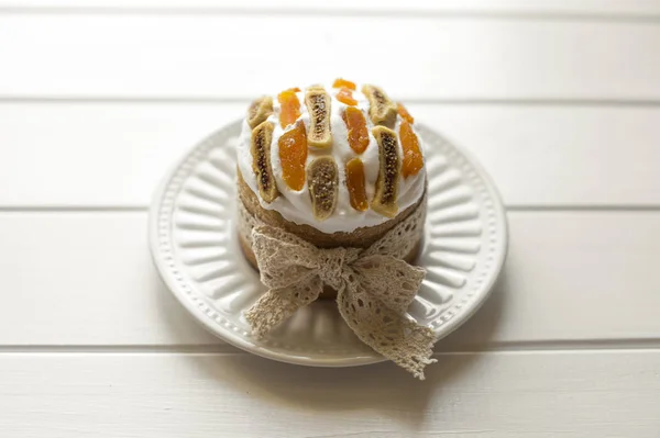 Pastel de Pascua tradicional rusa kulich — Foto de Stock