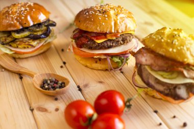 Her zevke uygun birçok farklı burger closeup