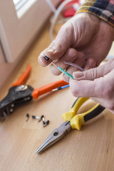Čistí elektrikář drát kleště — Stock fotografie