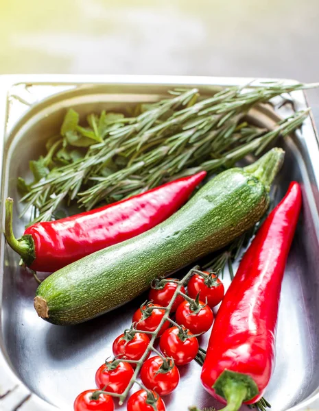 Verschiedenes Gemüse zum Kochen köstlicher Mahlzeiten — Stockfoto