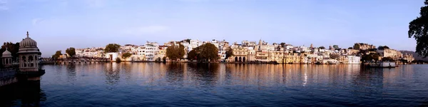 Panoramik manzaralı güzel Udaipur, Hindistan