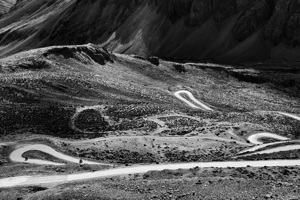 güzel yol eğrileri vadilerinin Ladakh, Hindistan