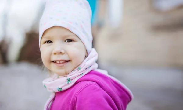 Happy Little Girl Playing Outdoors Nice Spring Day — Stok Foto