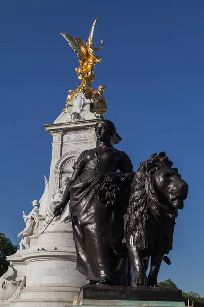 Victoria Memorial är ett minnesmärke till drottning Victoria, ligger en — Stockfoto