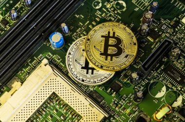 Omsk, Rusya Federasyonu - 4 Ağustos 2017: Bitcoin değişiminin modern bir yoludur ve bu Kripto para ödeme mali ve web pazarlara uygun aracı