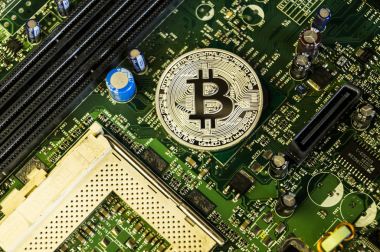 Omsk, Rusya Federasyonu - 4 Ağustos 2017: Bitcoin değişiminin modern bir yoludur ve bu Kripto para ödeme mali ve web pazarlara uygun aracı