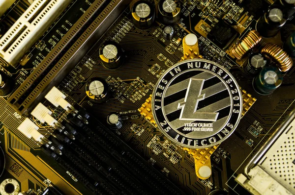 Omsk, Rusya Federasyonu - 4 Ağustos 2017: Litecoin değişiminin modern bir yoludur ve bu Kripto para ödeme mali ve web pazarlara uygun aracı