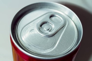 Kalış-etiket mekanizması ile kapalı içecek yapabilirsiniz