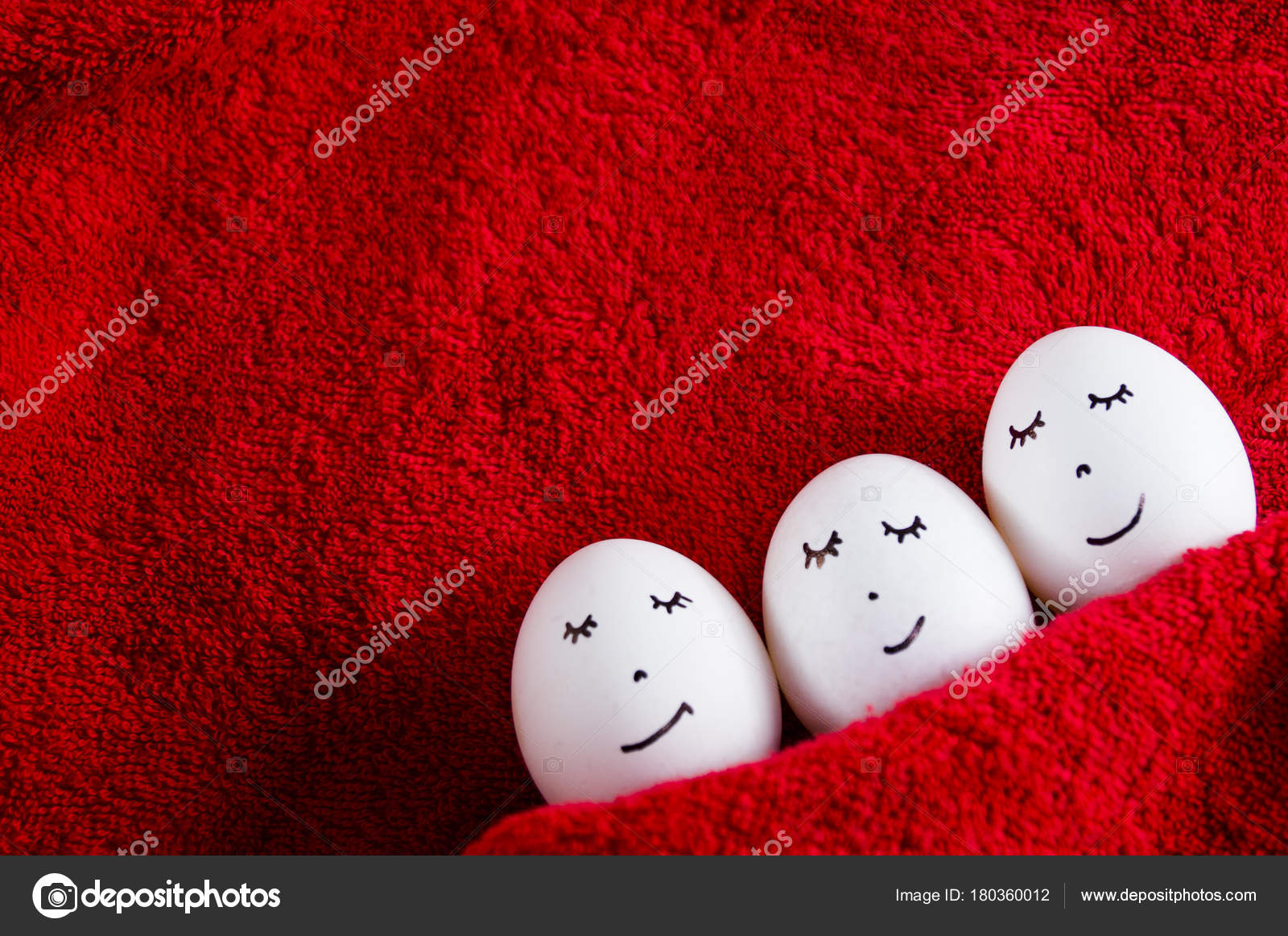 depositphotos_180360012-stock-photo-easter-eggs-as-a-symbol.jpg