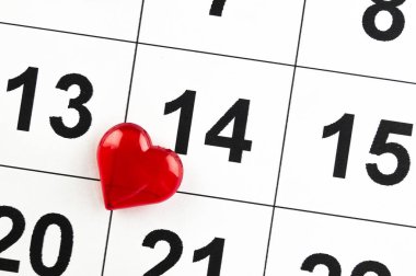 14 Şubat kırmızı bir kalp ile tatil sembolü