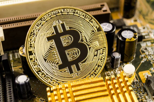 Bitcoin es una forma moderna de cambio y esta moneda criptográfica — Foto de Stock