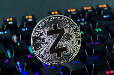 Renk kodlu klavyenin para şifreli zcash yakın plan görüntüsü.