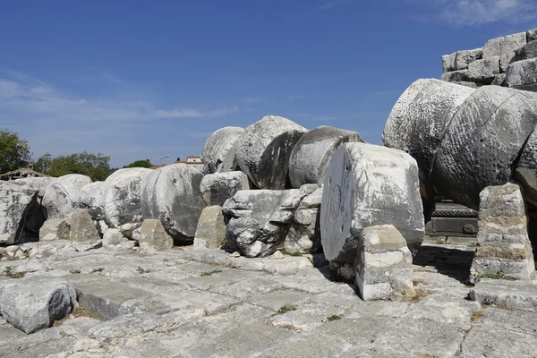 Vista del Templo de Apolo en la antigua ciudad de Didyma —  Fotos de Stock